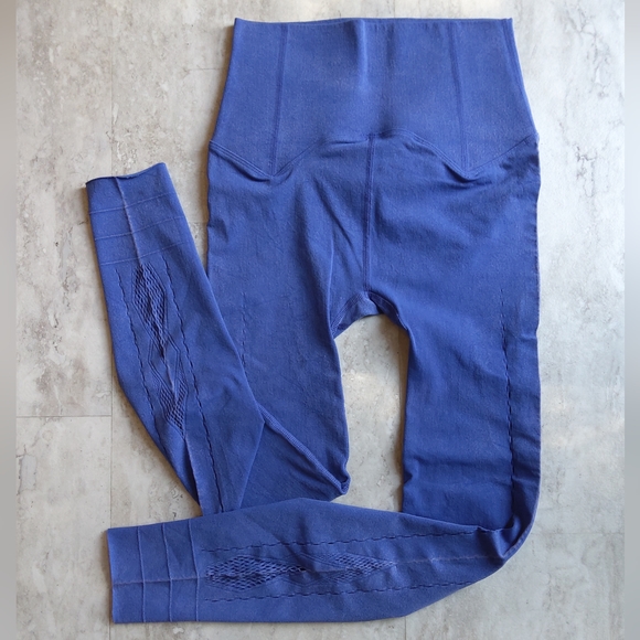 Free People Running Through My Mind Leggings NWOT - LARGE - Picture 2 of 16